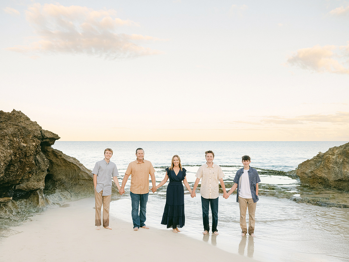 Oahu family photographer, Makua Beach