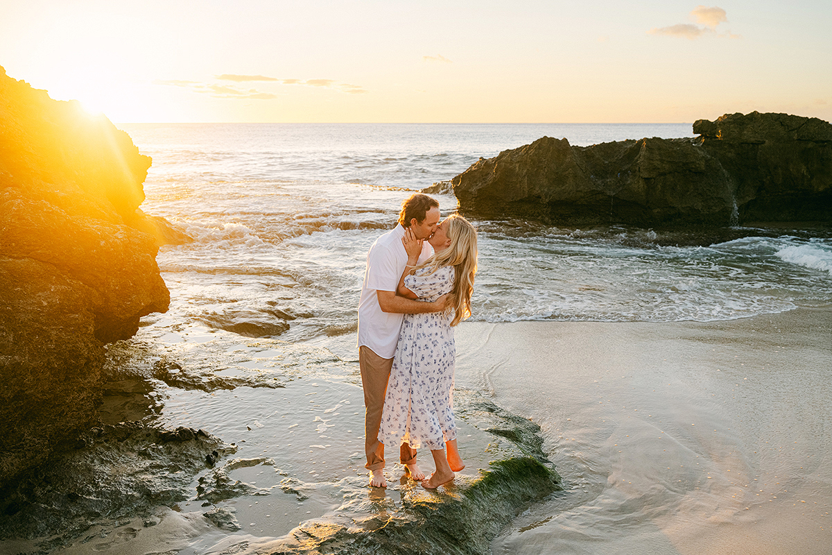 Oahu photographer, Laura Ivanova, captures anniversary session in Hawaii