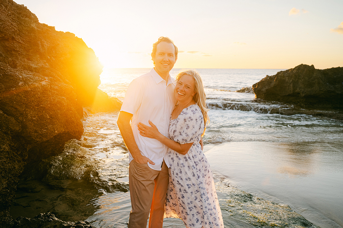Oahu photographer, Laura Ivanova, captures anniversary session in Hawaii