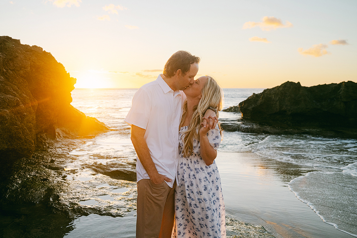 Oahu photographer, Laura Ivanova, captures anniversary session in Hawaii
