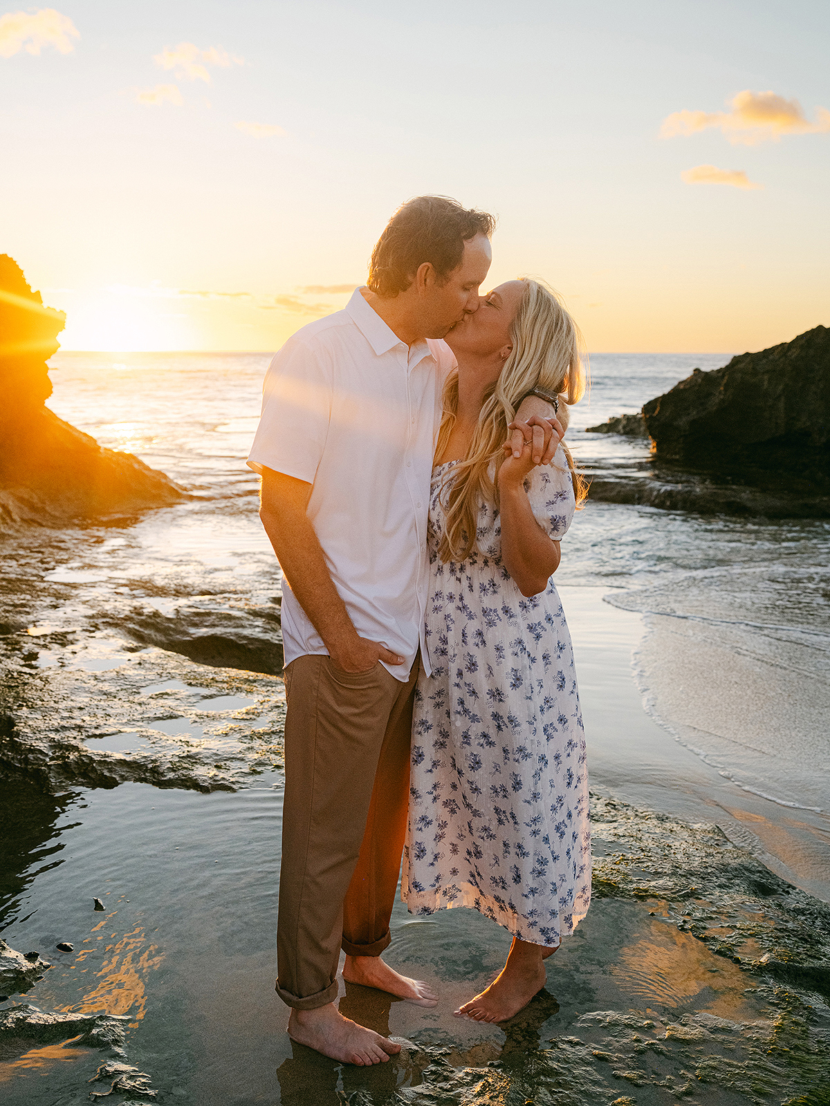 Oahu photographer, Laura Ivanova, captures anniversary session in Hawaii