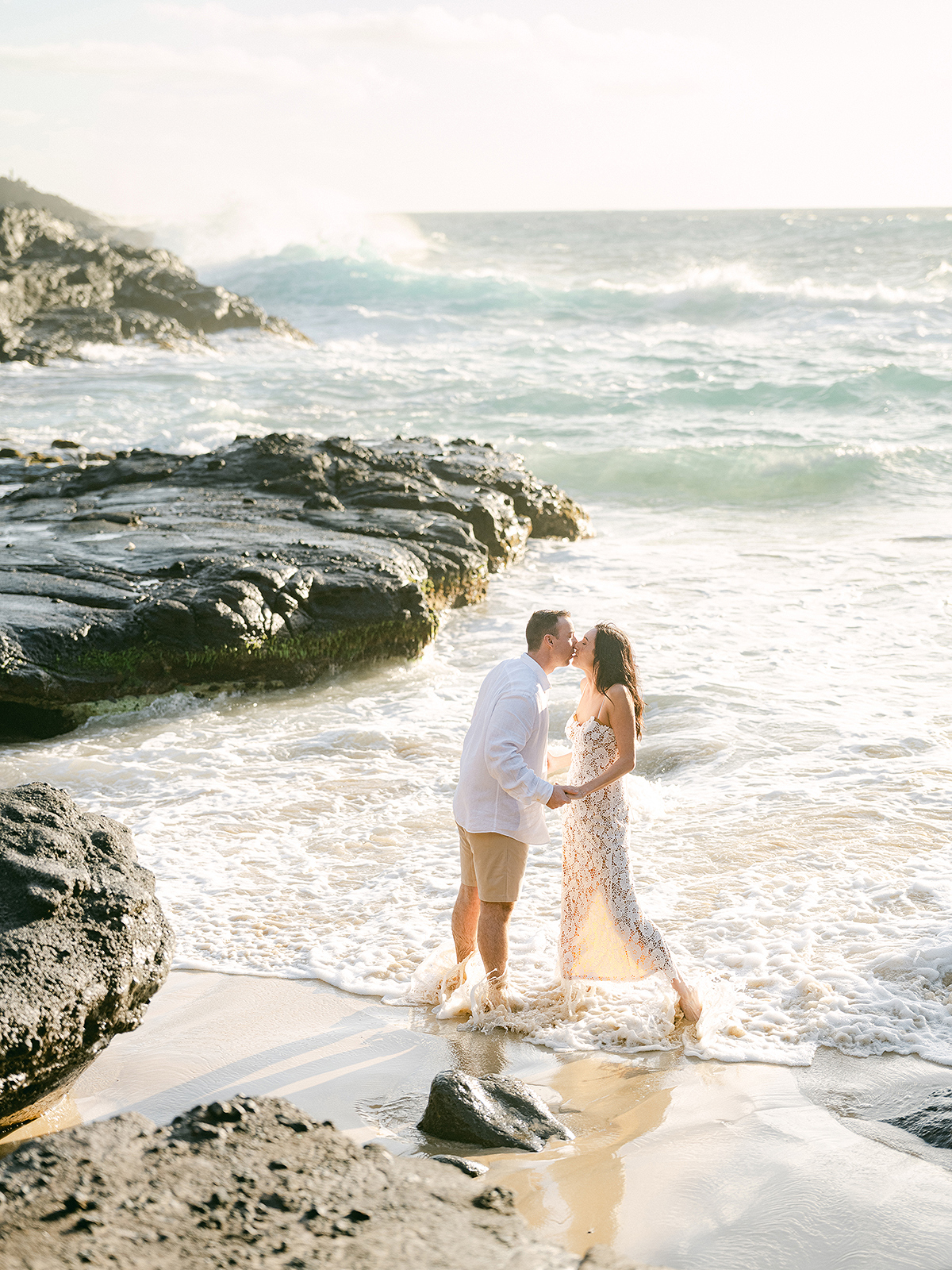 hawaii proposal photo session at Halona Cove